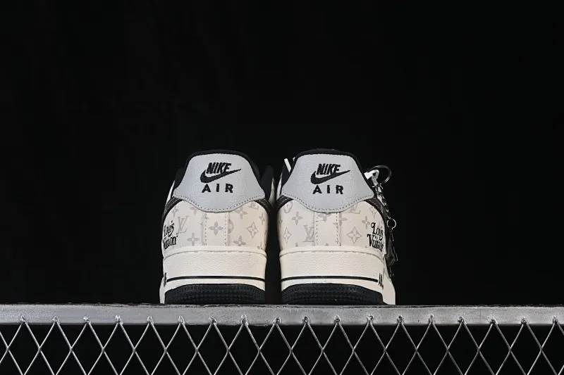All categories Nk Air Force 1 Air Force series Nk Air Force 1 Low Air Force low-top Nike Air Force 1'07 Low Gray and white contrast Air Force 1 low-top casual sneakers DF0188-138